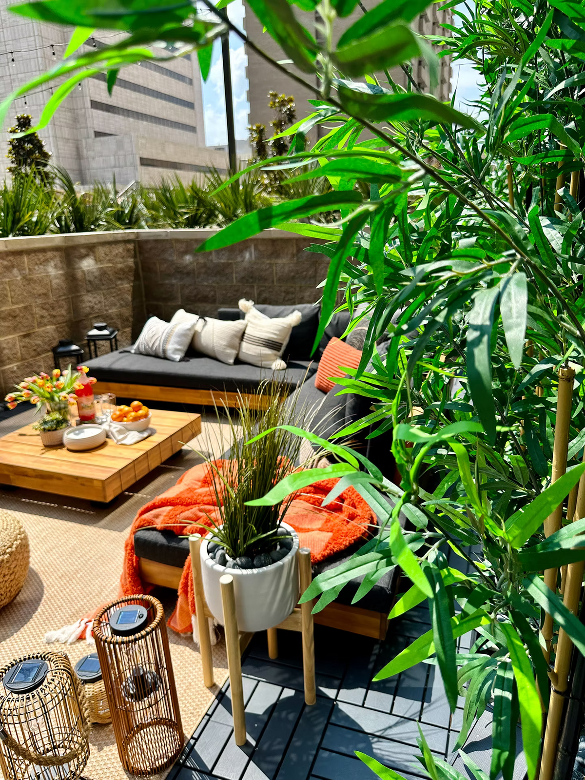 Use layering to create a stunning and functional outdoor patio